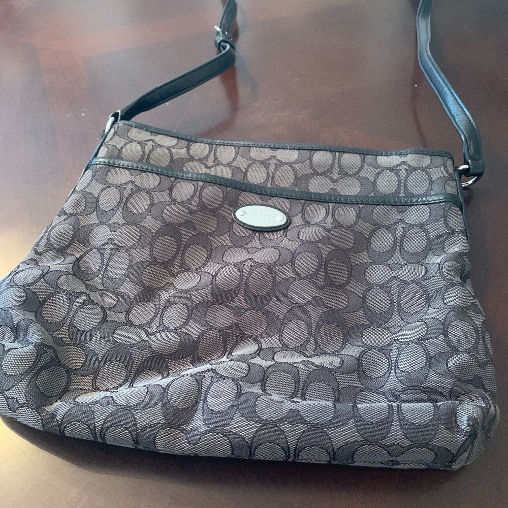 COACH AUTHENTIC